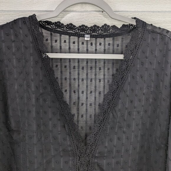 V Neck Elegant Swiss Dot Lace Splicing Plus Size Blouse - Picture 4 of 7